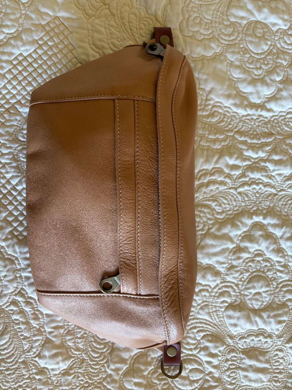 Parker Thatch Cross Your Heart Sling cross body- Leather Butterscotch